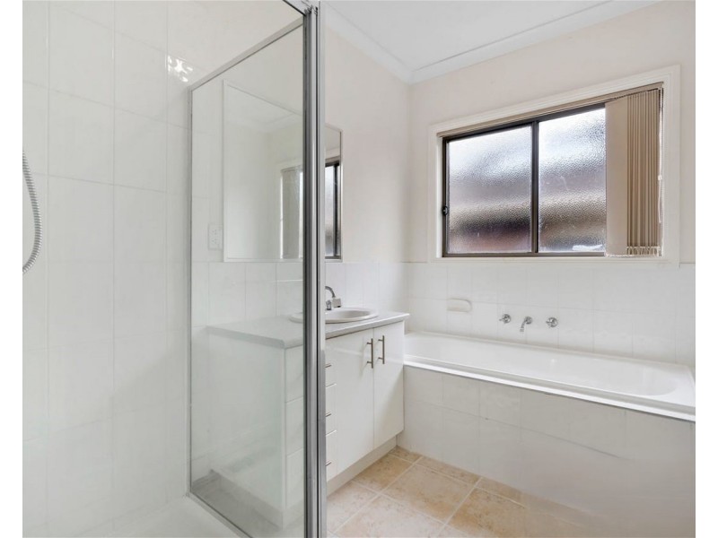 33 Embling Avenue, South Morang VIC 3752