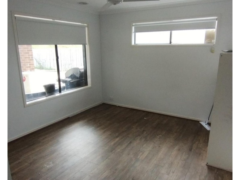 31 Churinga Drive, Churchill VIC 3842