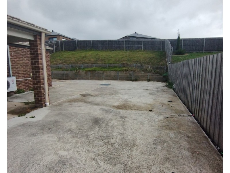 31 Churinga Drive, Churchill VIC 3842