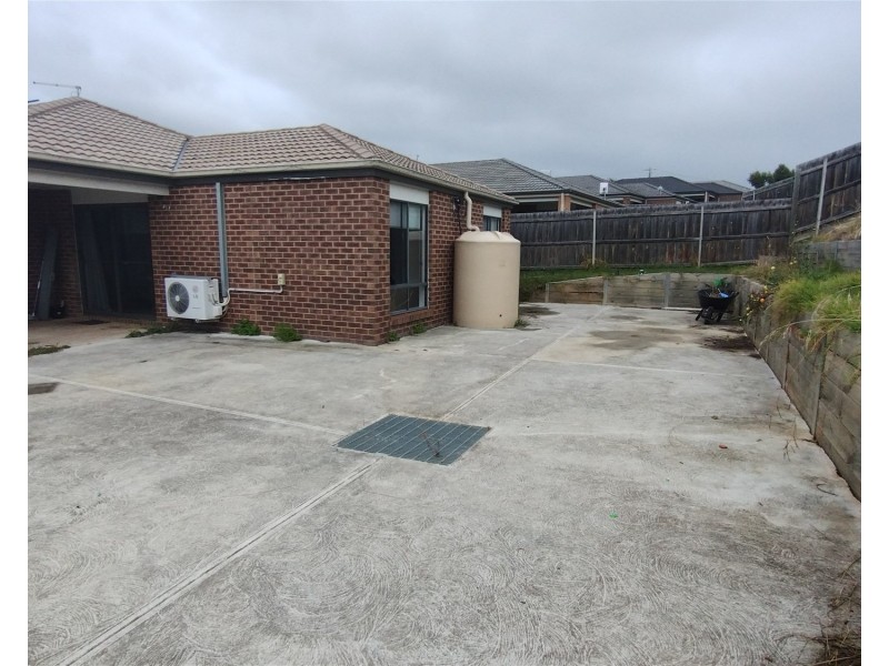 31 Churinga Drive, Churchill VIC 3842