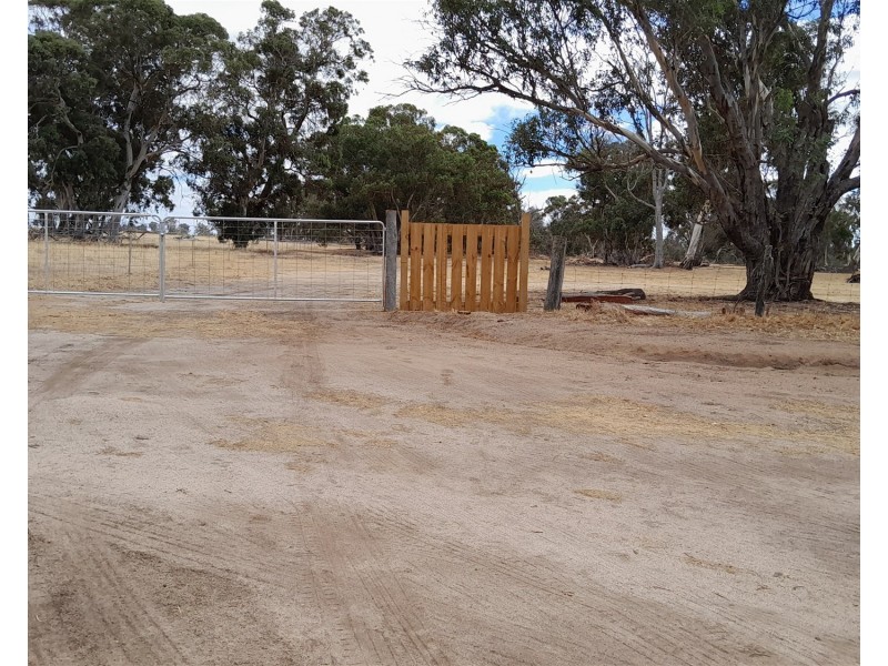 715 Mattiske Road, Katanning WA 6317