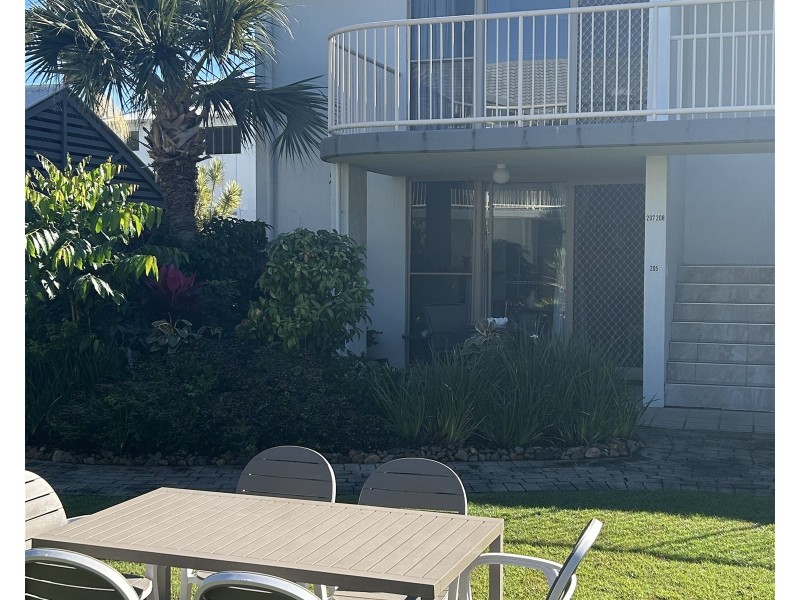 207/24 Lake Weyba  Drive, Noosaville QLD 4566