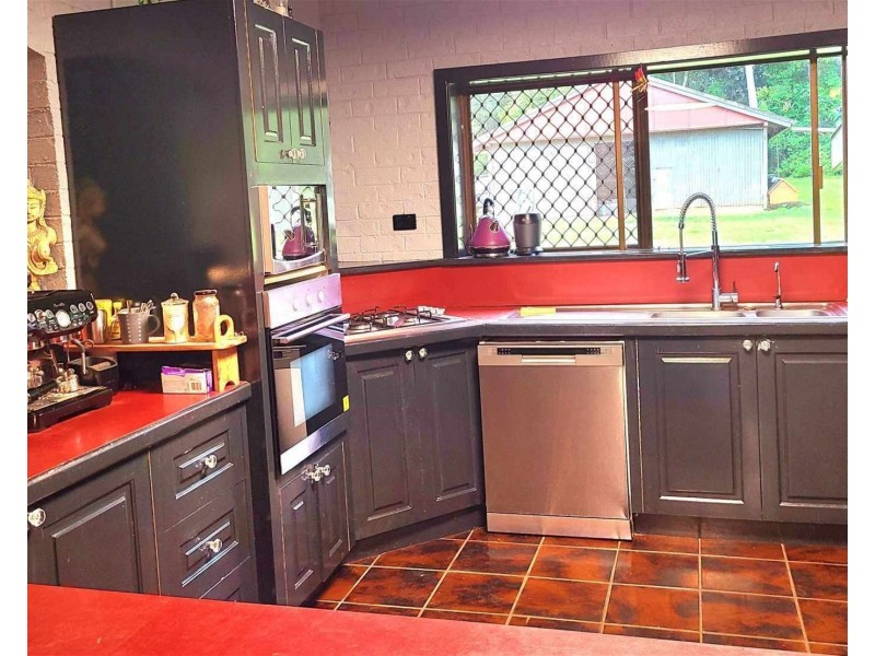 498 Lake Barrine Road, Malanda QLD 4885