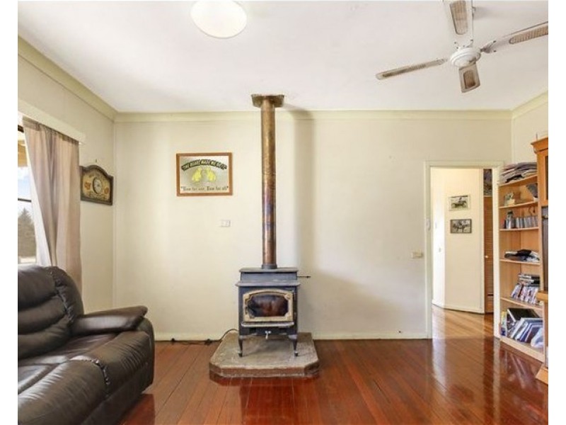 60 Russell Street, South Guyra NSW 2365