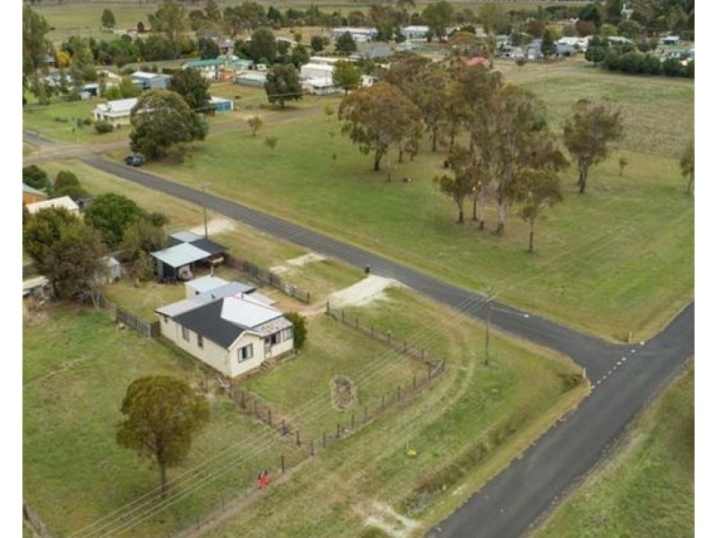 60 Russell Street, South Guyra NSW 2365
