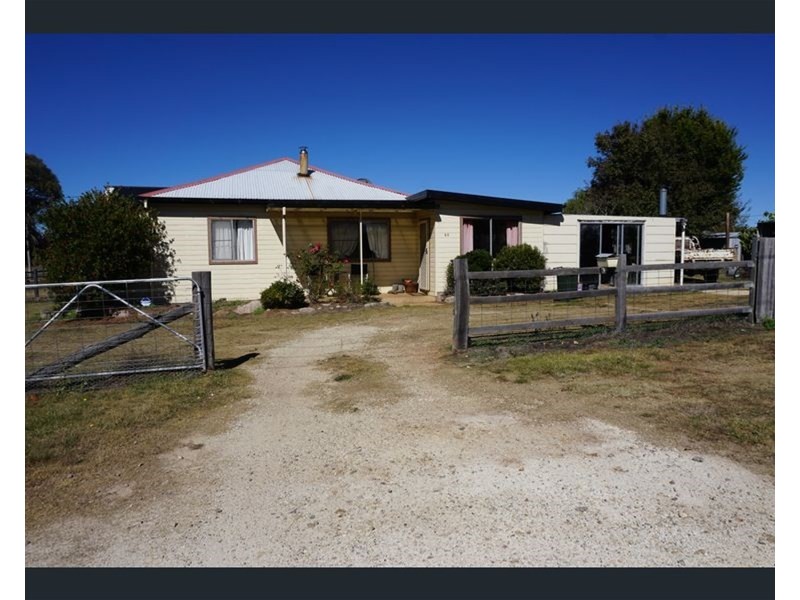 60 Russell Street, South Guyra NSW 2365