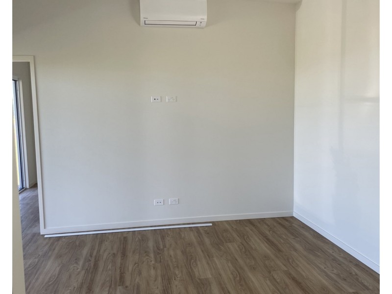 13 Taylor Street, Tully Heads QLD 4854