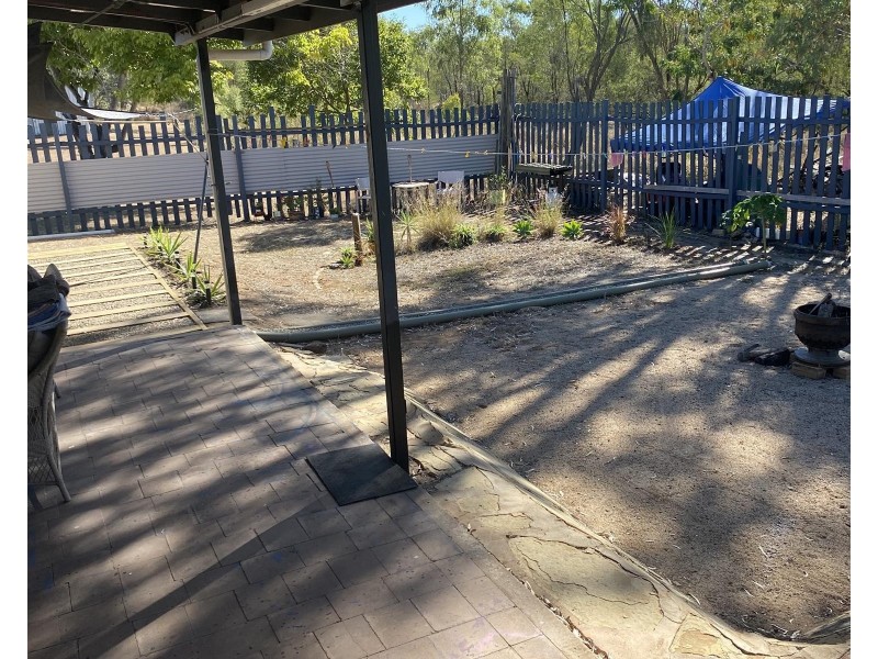 6 Hillview Crescent, Collinsville QLD 4804