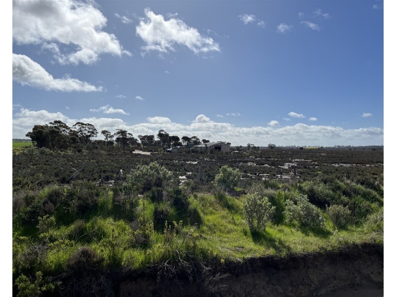 12218 Bibiking Rd, Dumbleyung WA 6350