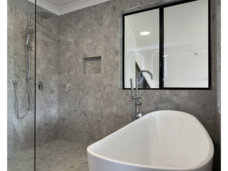 23 Tranquility Circuit, Helensvale QLD 4212