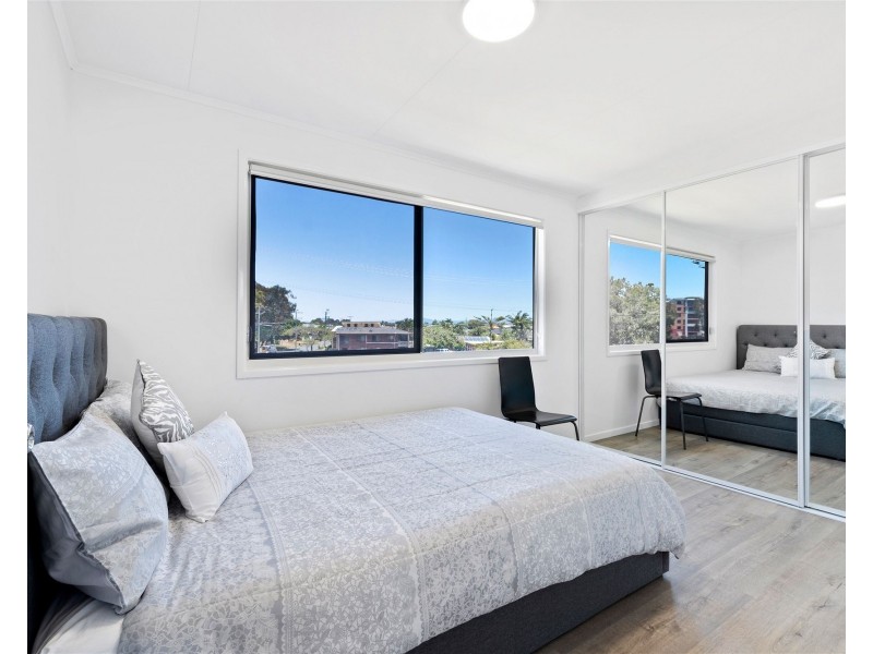 TOP FLOOR/13 LAMEROUGH PARADE, Golden Beach QLD 4551