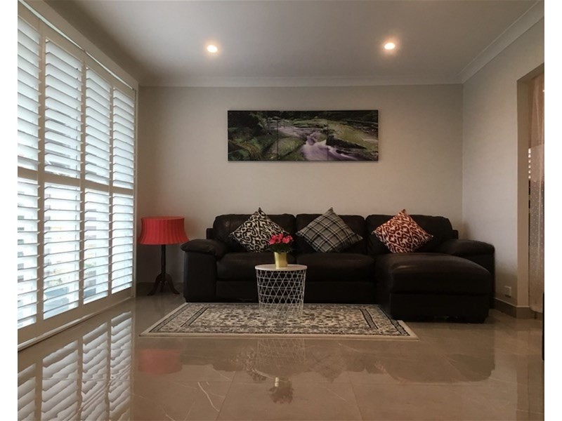 27 Meddecks Ave, Moorebank NSW 2170