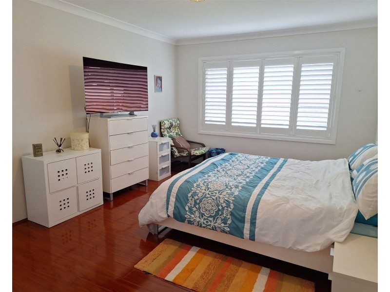 27 Meddecks Ave, Moorebank NSW 2170