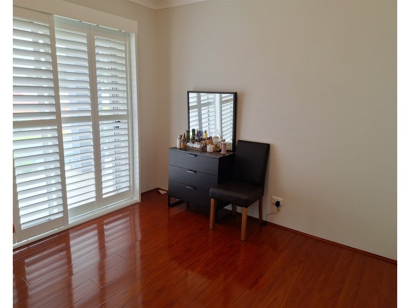 27 Meddecks Ave, Moorebank NSW 2170