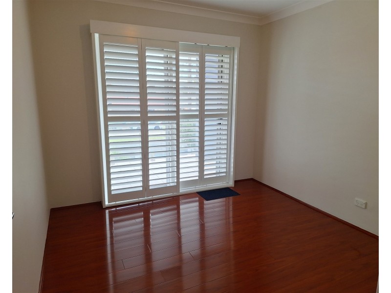 27 Meddecks Ave, Moorebank NSW 2170