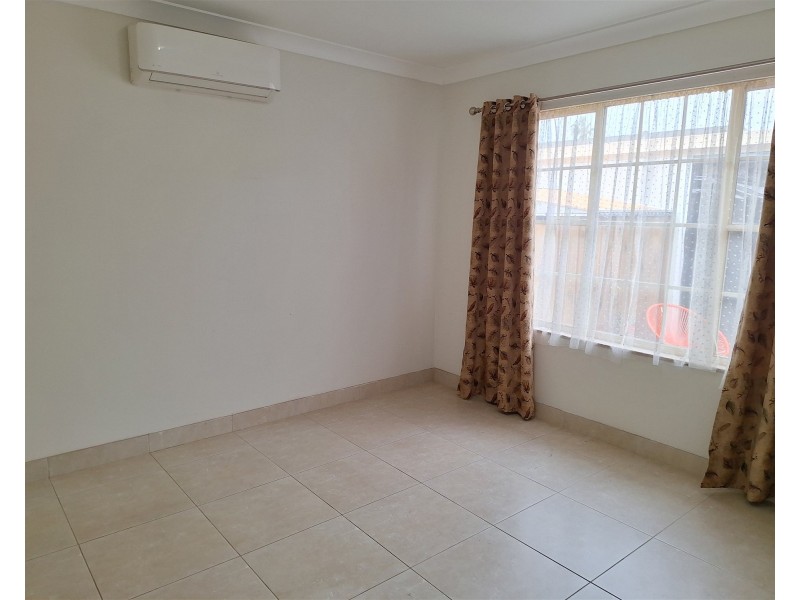 27 Meddecks Ave, Moorebank NSW 2170