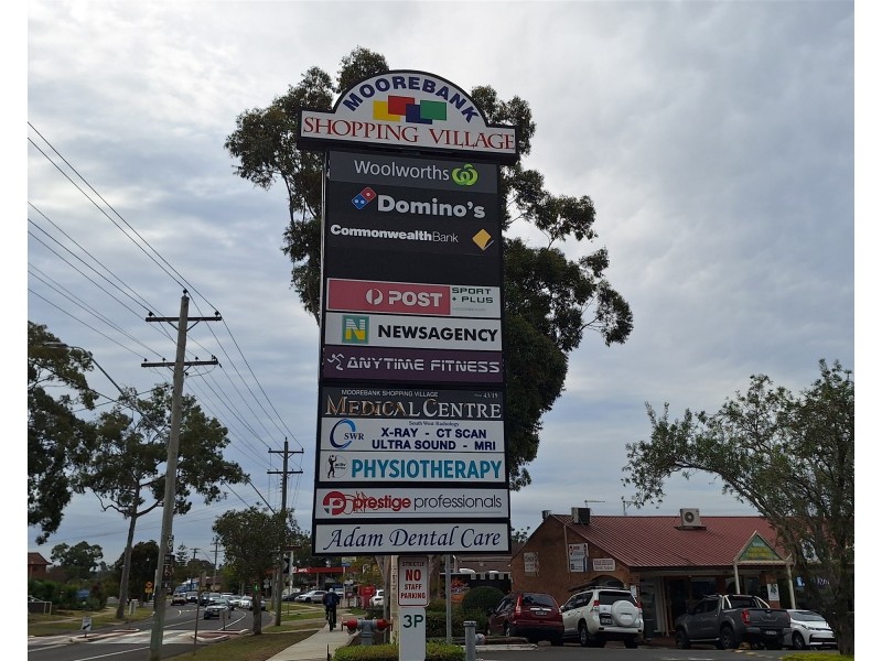 27 Meddecks Ave, Moorebank NSW 2170