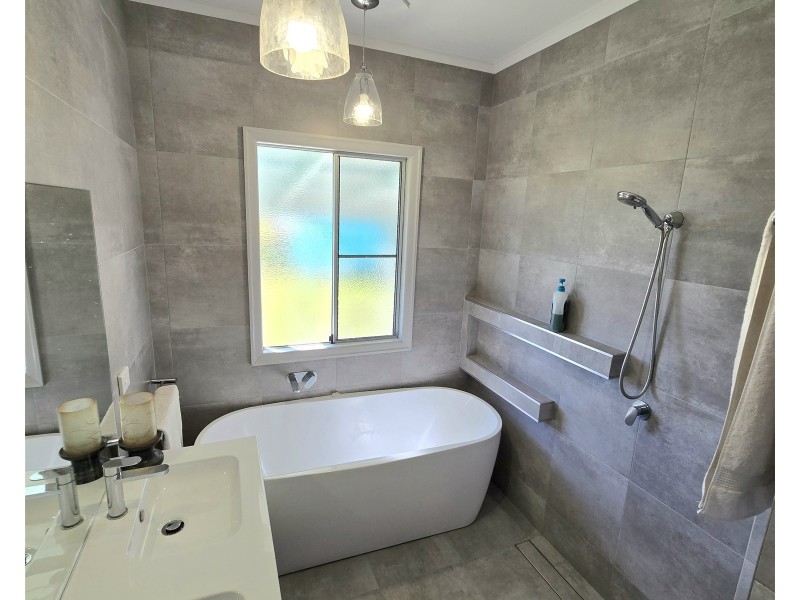 3 Auer Street, Kepnock QLD 4670