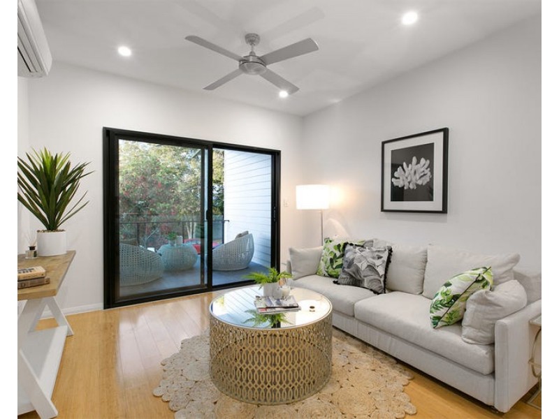 1 Livingstone Street, Yeerongpilly QLD 4105