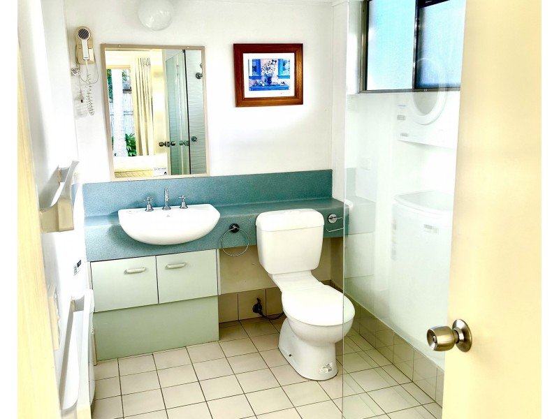 205/24 Lake Weyba Drive, Noosaville QLD 4566