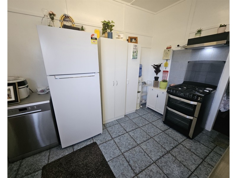 20  Pine  Street, Thallon QLD 4497