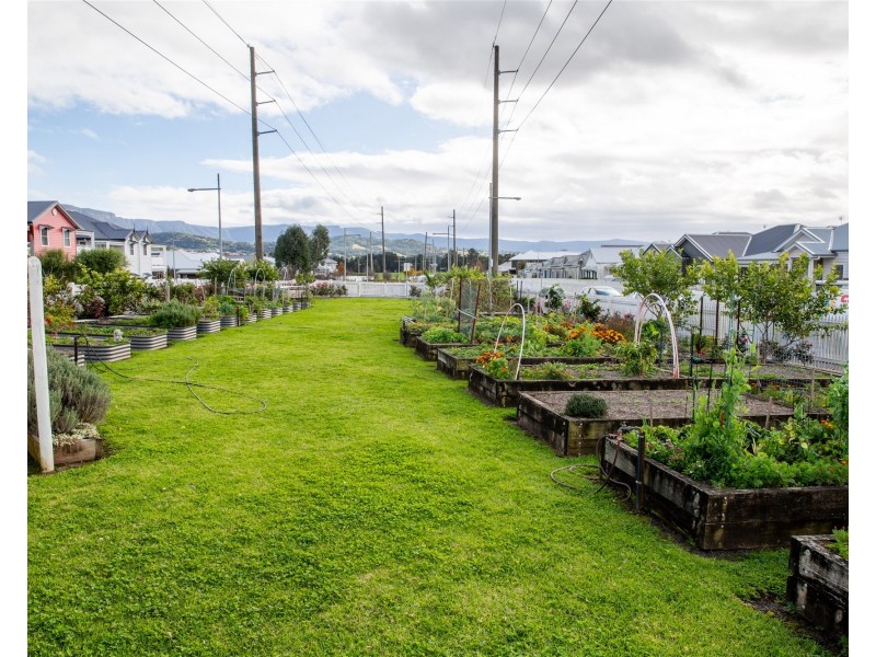 20 Woollamia Lane, Tullimbar NSW 2527