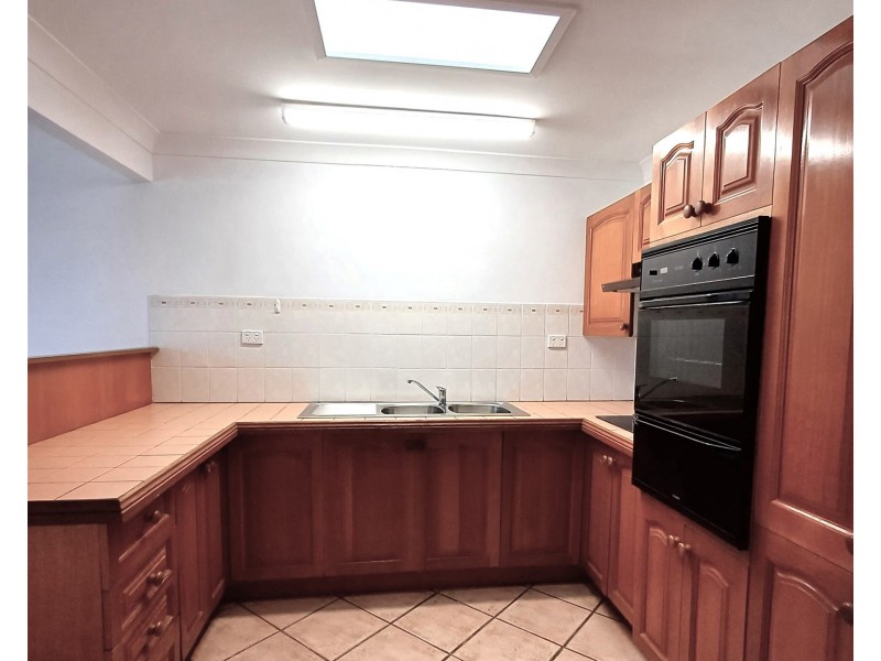 1/6 Blaxland Road, Macquarie Hills NSW 2285