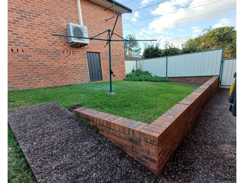 1/6 Blaxland Road, Macquarie Hills NSW 2285