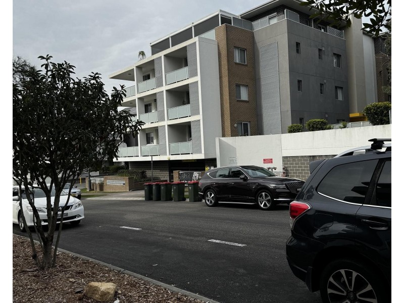 8 /45 Santana road, Campbelltown NSW 2560