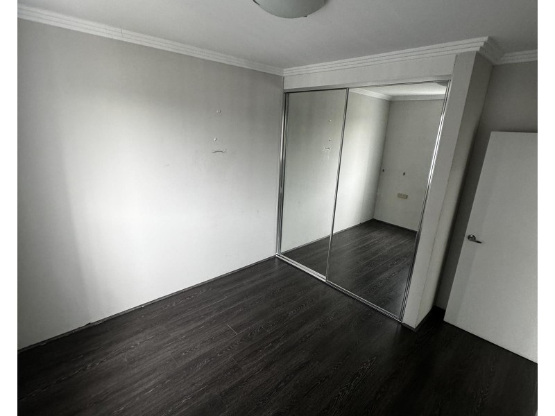 8 /45 Santana road, Campbelltown NSW 2560