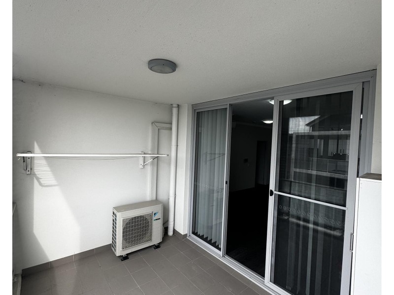 8 /45 Santana road, Campbelltown NSW 2560