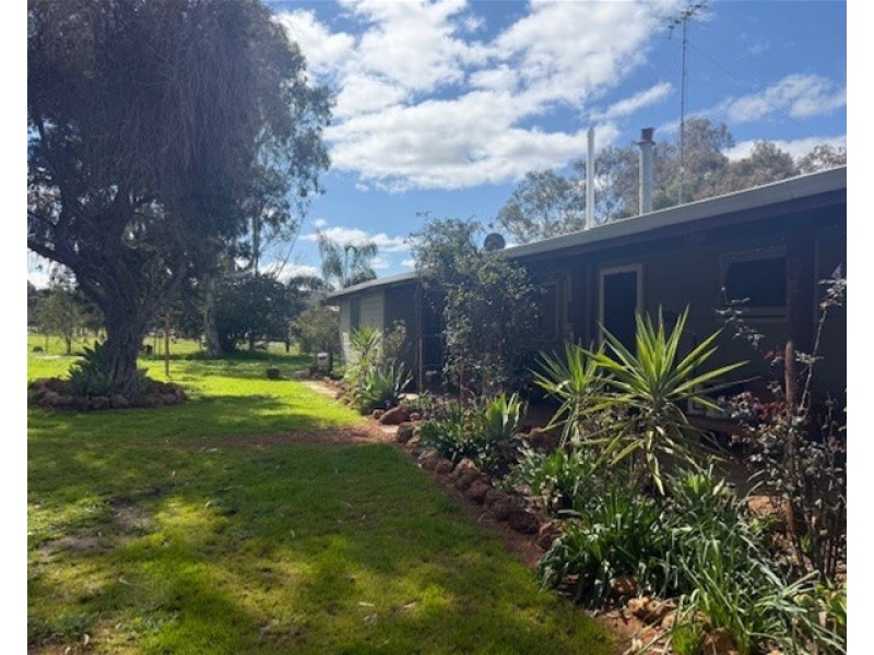 685 Stanwix Place, Wooroloo WA 6558