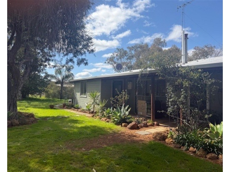 685 Stanwix Place, Wooroloo WA 6558