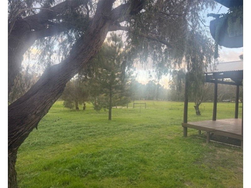 685 Stanwix Place, Wooroloo WA 6558