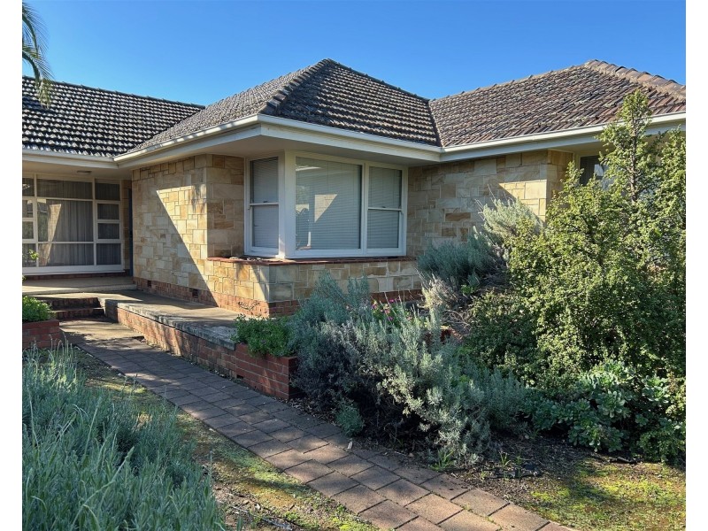 74 Edward st, Cumberland Park SA 5041