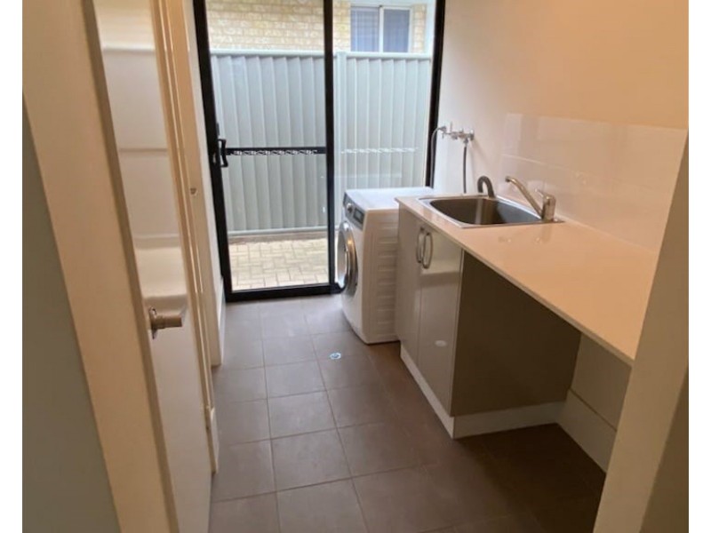 29 Ontario Grove, Success WA 6164