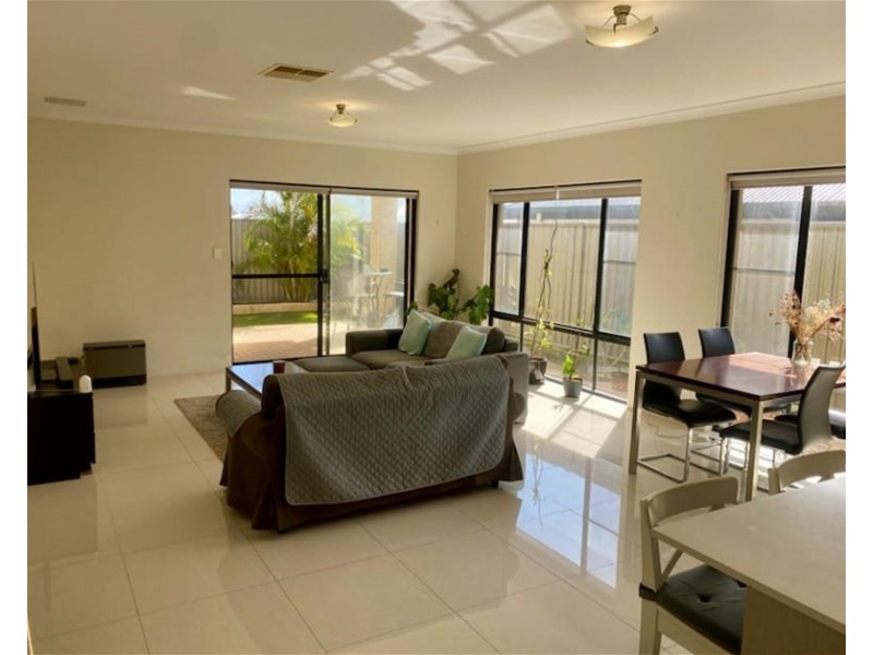 29 Ontario Grove, Success WA 6164