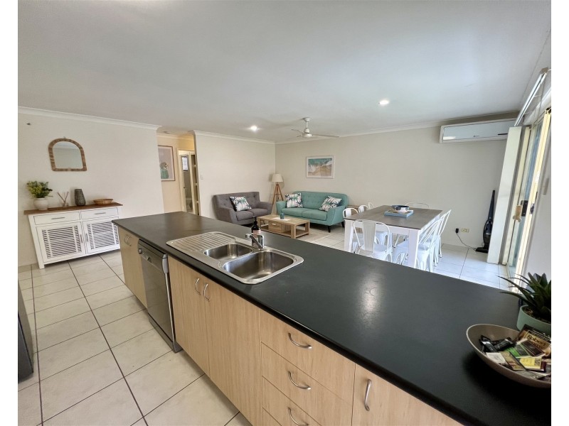 41 Clovelly Place, Sandstone Point QLD 4511