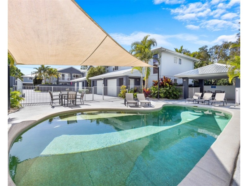 18 Lake Weyba Drive, Noosaville QLD 4566