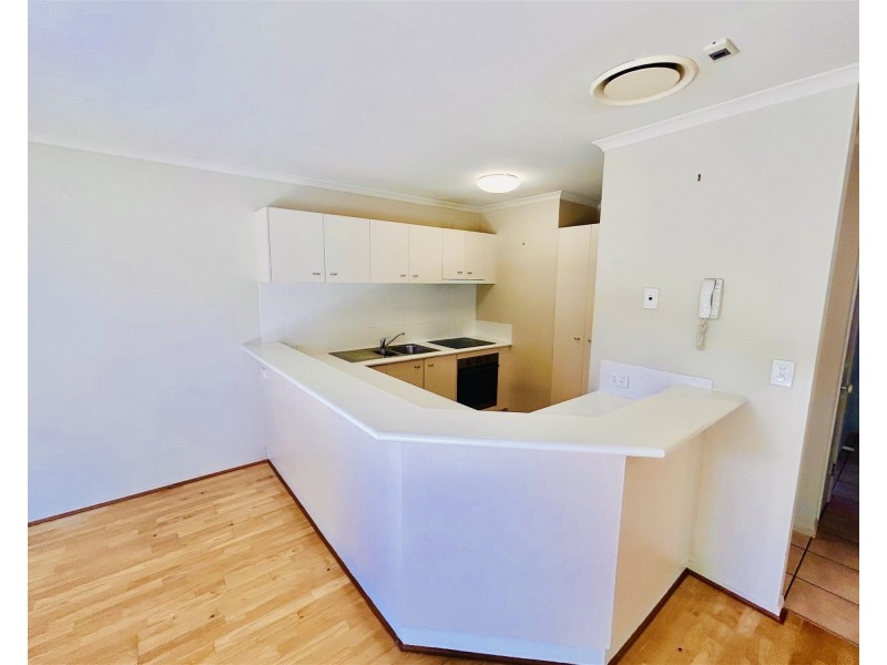 18 Lake Weyba Drive, Noosaville QLD 4566