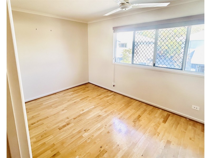 18 Lake Weyba Drive, Noosaville QLD 4566