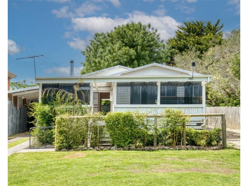39 Red rocks rd, Cowes VIC 3922