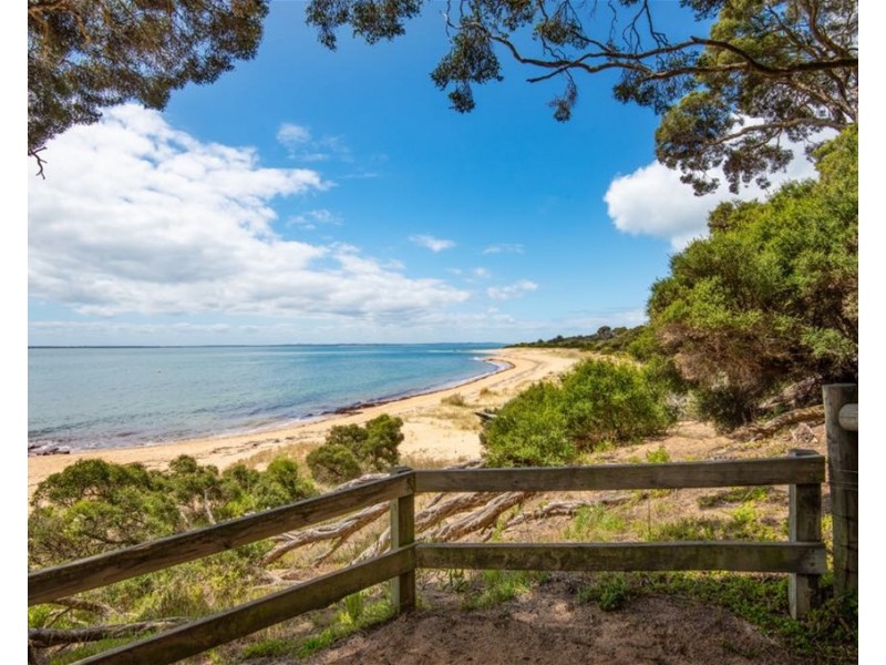 39 Red rocks rd, Cowes VIC 3922
