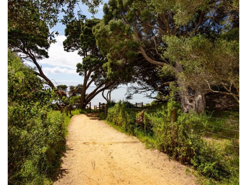39 Red rocks rd, Cowes VIC 3922