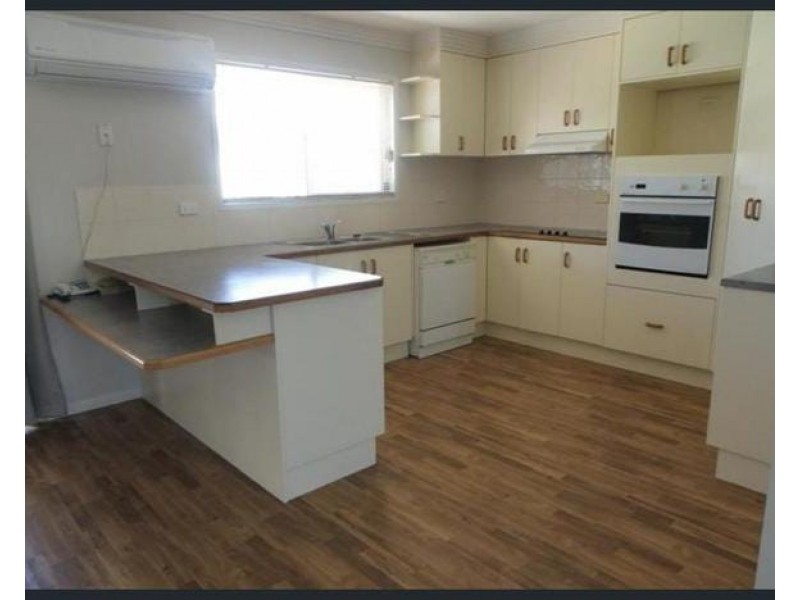 9 Jeppesen Drive, Emerald QLD 4720