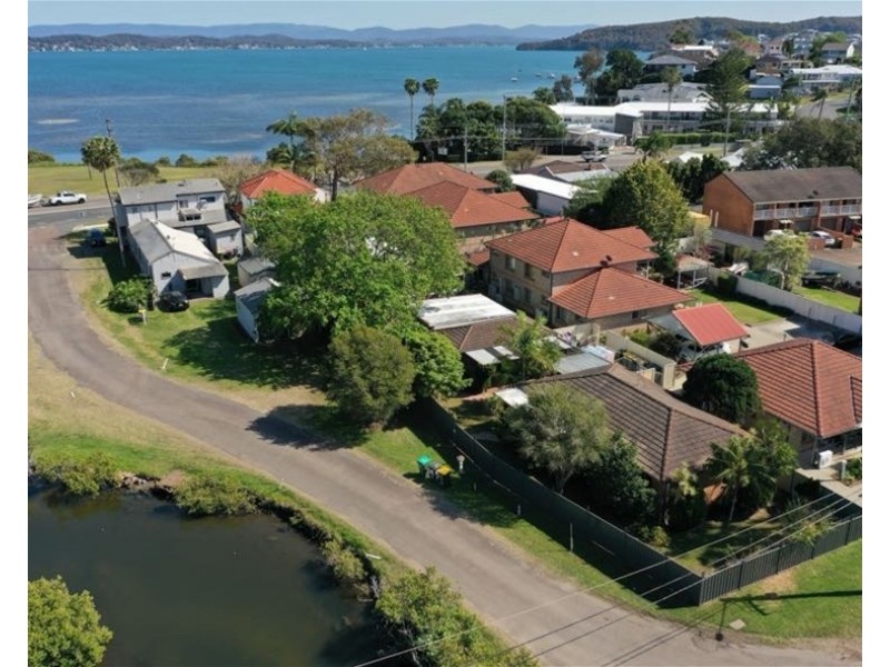 1 Capri Close, Belmont NSW 2280