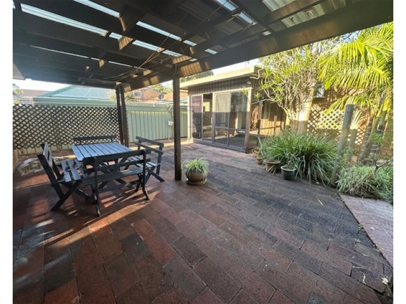 1 Capri Close, Belmont NSW 2280