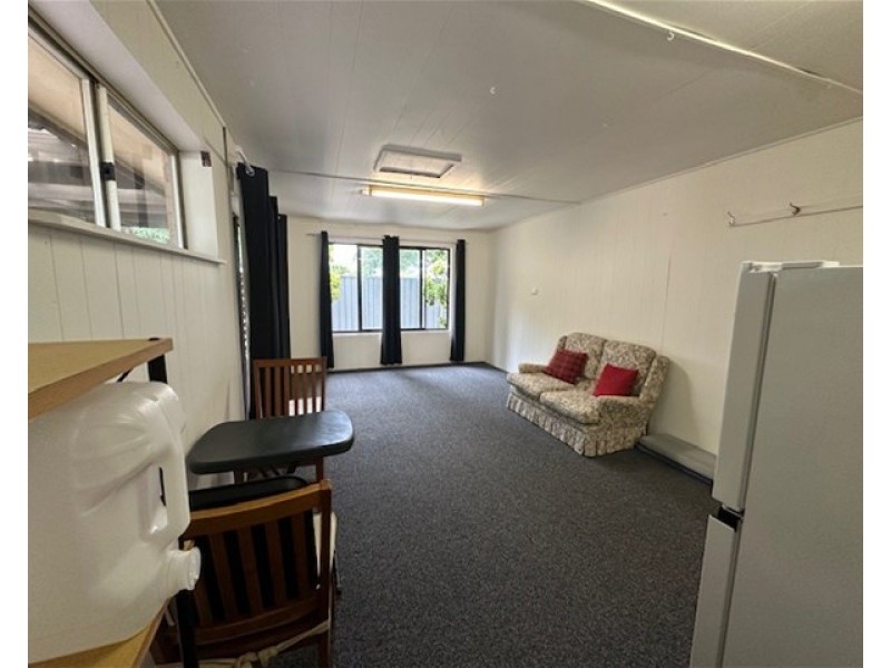 1 Capri Close, Belmont NSW 2280