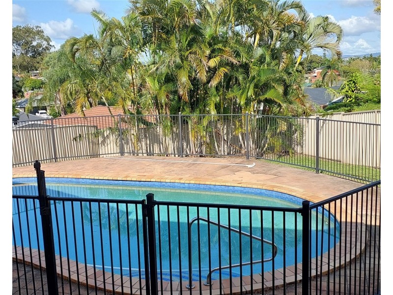 6 Warrigal  Crescent, Ashmore QLD 4214
