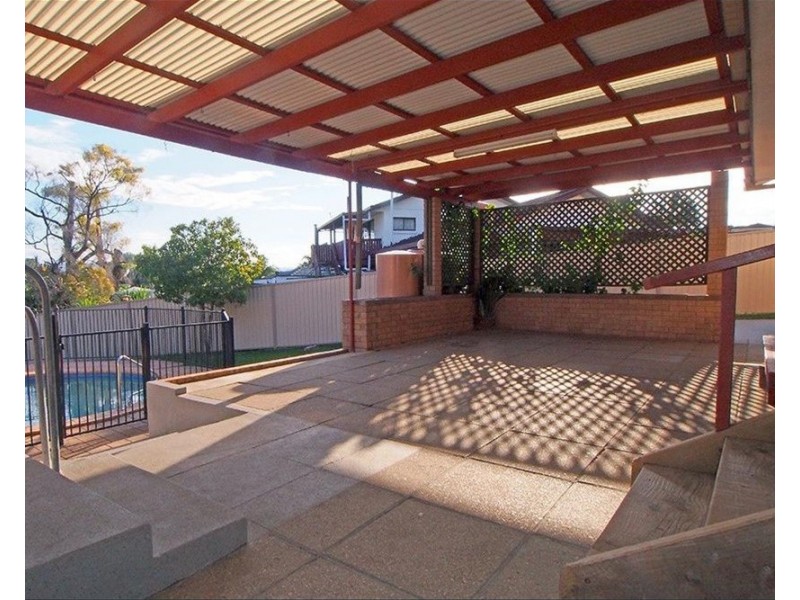 6 Warrigal  Crescent, Ashmore QLD 4214